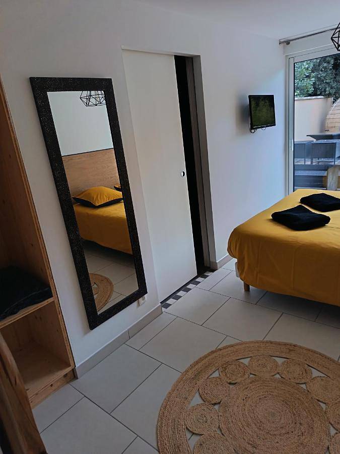 Chambre d’hôte pour 3 personnes, avec terrasse ainsi que sauna et jacuzzi à Valréas - 3