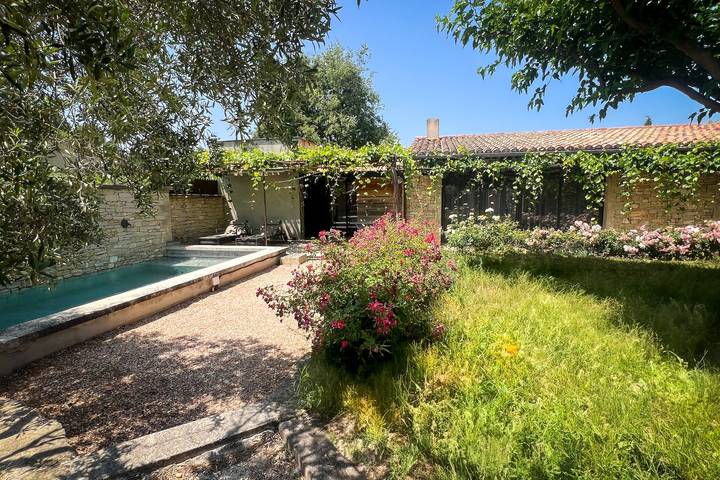 Maison de vacances pour 2 personnes, avec Terrasse ainsi que Jardin et Piscine