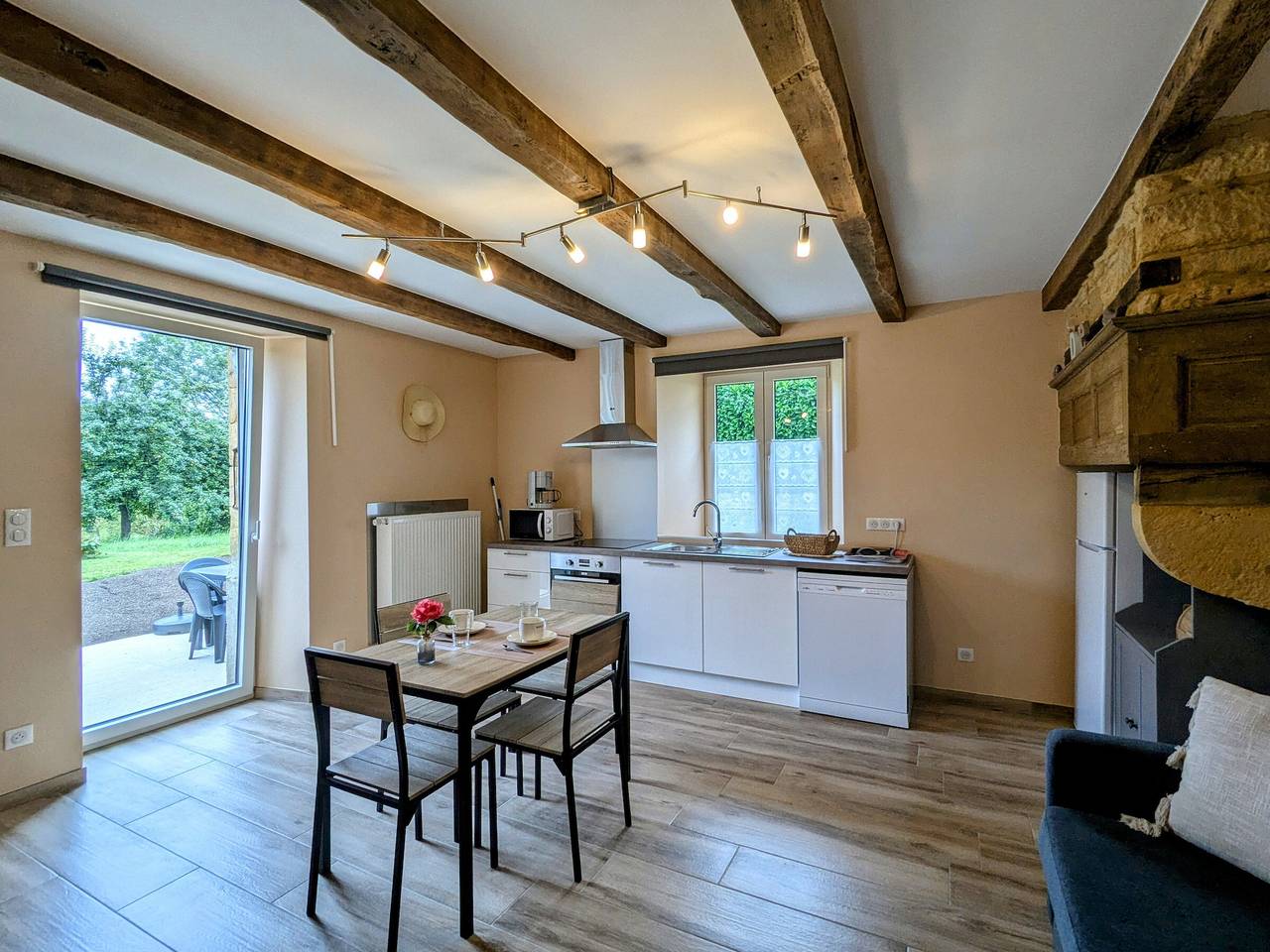Charmante maison de campagne avec terrasse et jardin - 2 appartements rénovés in Verdun