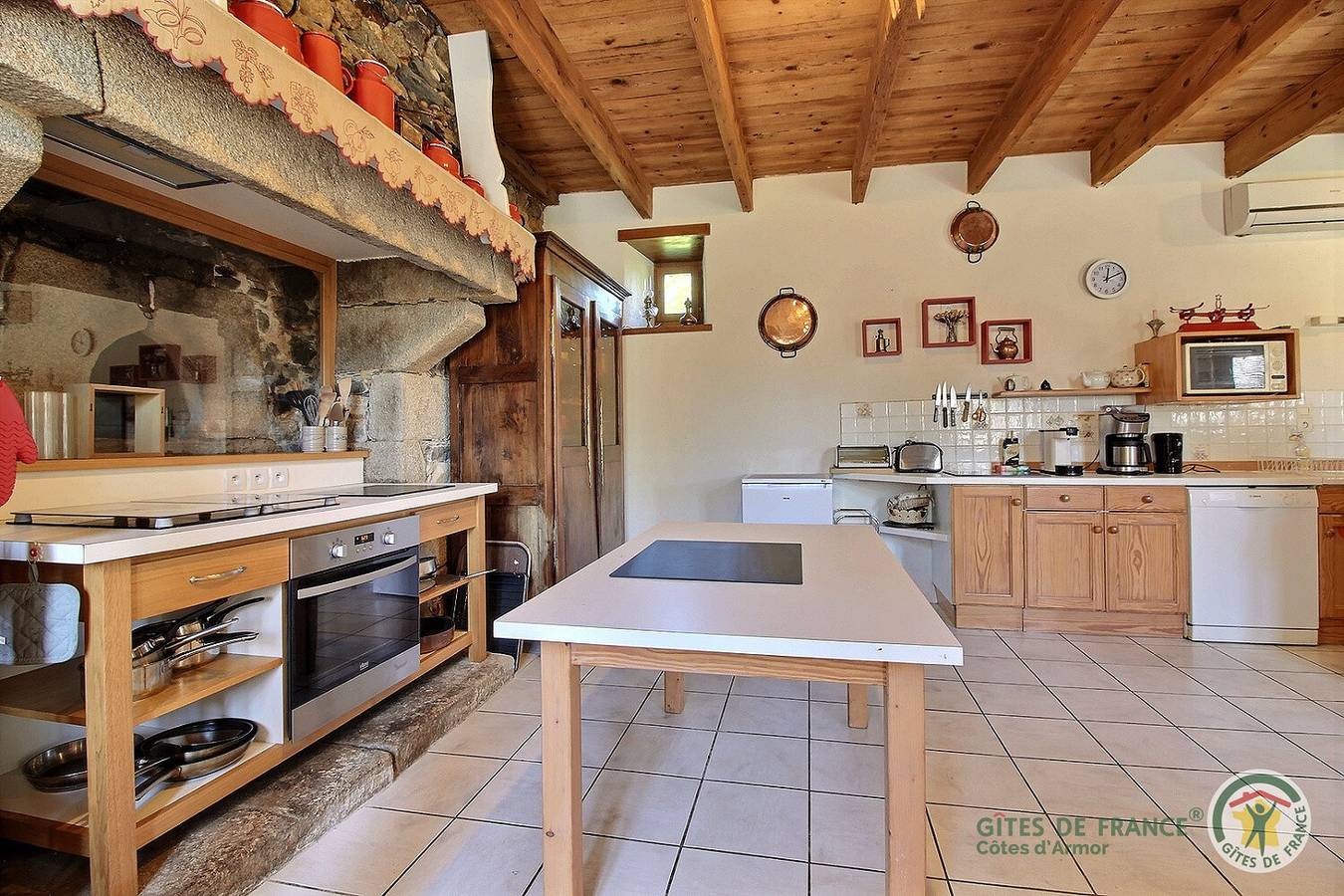 Gîte für 8 Personen mit Garten in Plouguiel, Rosa Granitküste