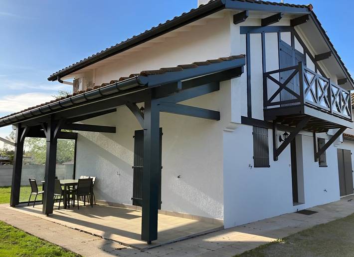 Gîte pour 10 personnes, avec jardin ainsi que vue sur le lac et balcon dans les Landes - 4