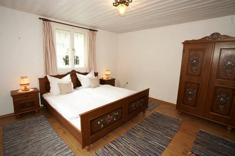 Entire vacation apartment, Ferienwohnungen am Märchenpark - Holiday flat 1 ground floor- 4 persons, 2 bedrooms, tiled stove, terrace, Wlan in Marquartstein, Bavarian Alps