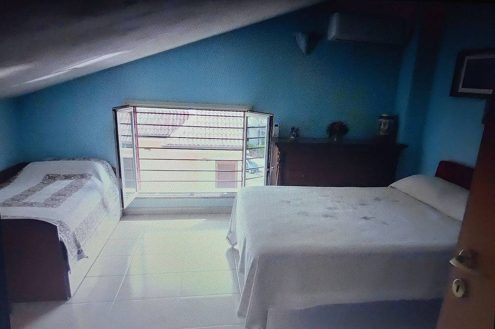 Apartamento entero, For rent in Mascali (Ct) Viale Immacolata 123 - attic apartment   in Fondachello, Provincia de Catania