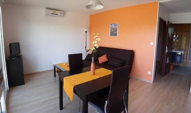 Gîte pour 4 personnes, avec jardin et piscine, animaux acceptés à Saint-Simon-de-Bordes - 2