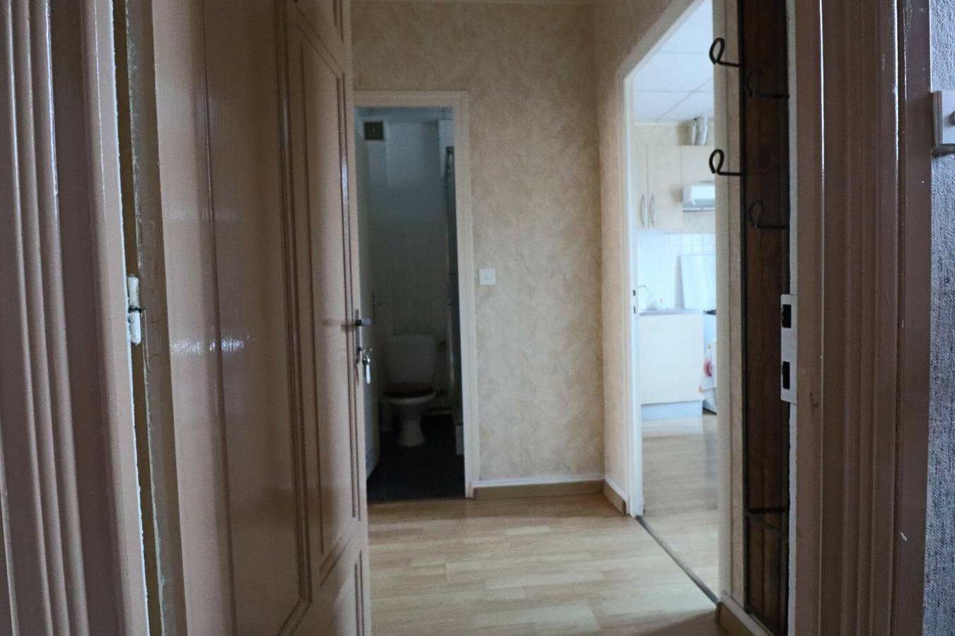 Appartement entier, Myosotis n°5 - Villa Parisienne avec vue sur la montagne et Wi-Fi in La Bourboule, Parc naturel régional des Volcans d'Auvergne