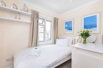 Holiday Home for 4 People in Chichester, West Sussex, Photo 2