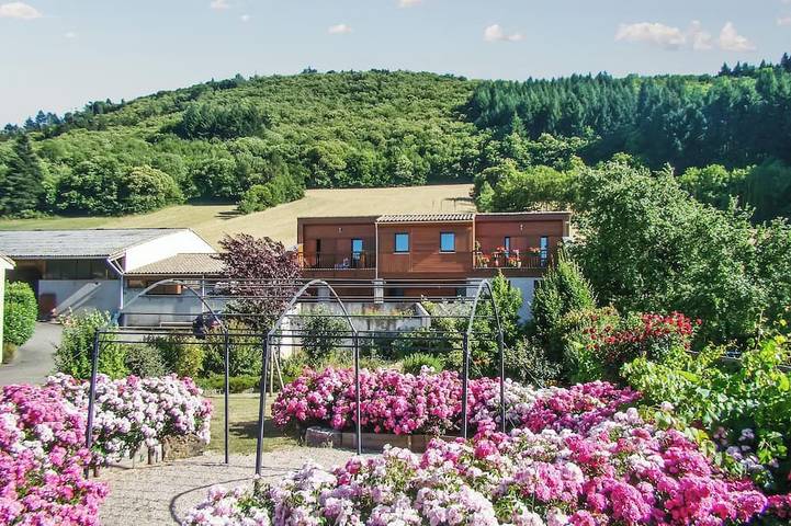 Gîte pour 6 personnes, avec jardin à Fayet
