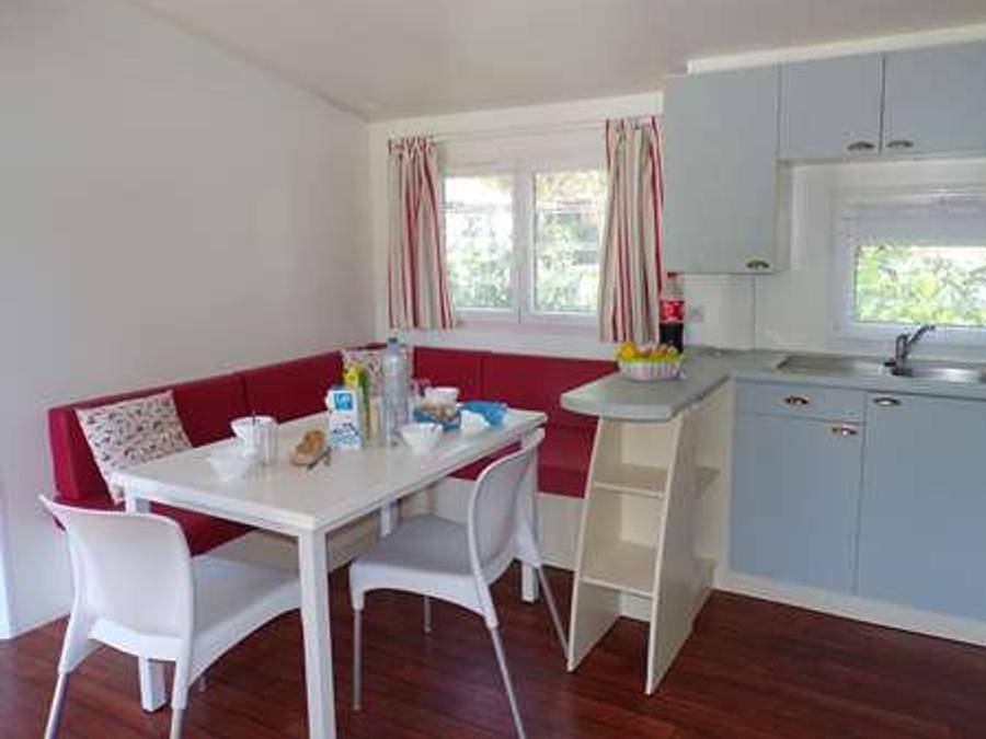 Camping La Grande Prade - Mobile home 6 persons - Résidence Mobile confort Noyers with semi-covered wooden terrace 18 m² + Tv-Tnt in La Cassagne, Périgord Noir