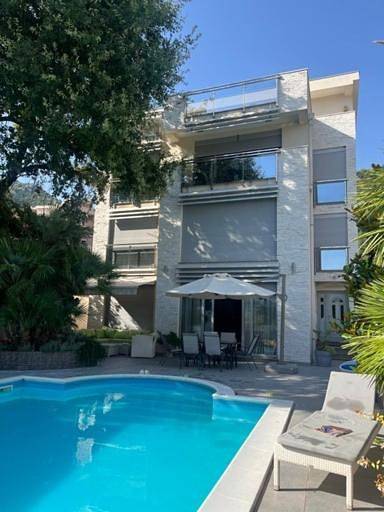 Villa für 6 Personen, mit Balkon und Whirlpool sowie Terrasse und Garten in Montenegro - 3