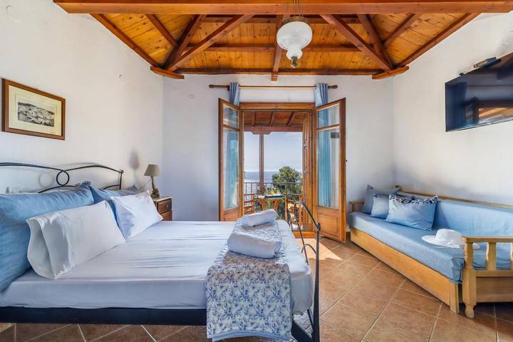 B&b per 3 persone, con Balcone e Terrazza nonché Giardino e Panorama in Skopelos