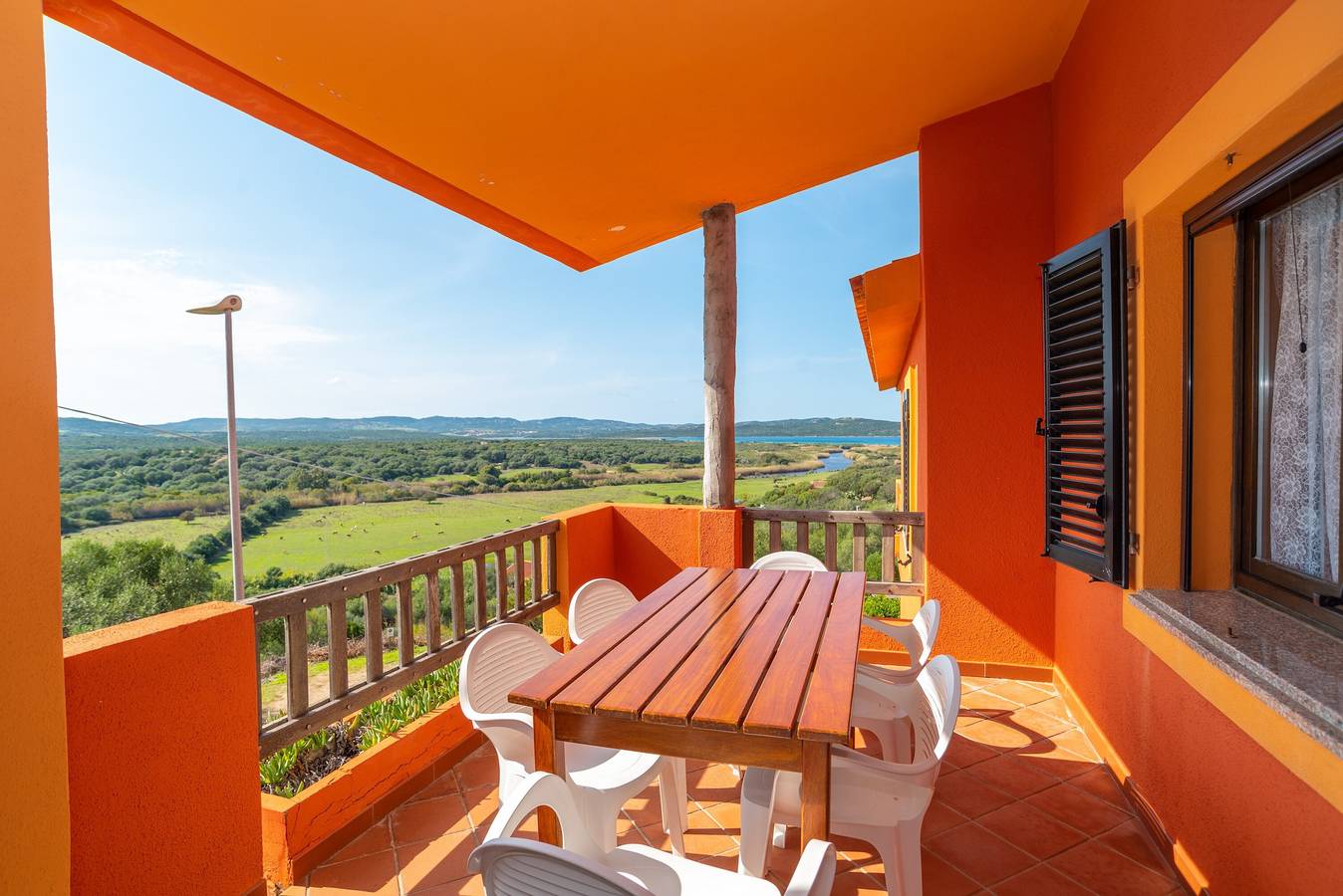 Ganze Wohnung, Gemütliche Ferienwohnung "Conchiglia Verde" mit Balkon, Meerblick & Wlan in Palau (Sardinien), Gallura