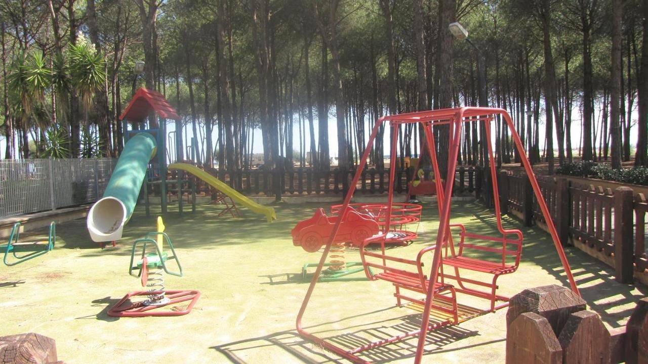 Happy Camp mobile homes in Camping Thurium Villaggio in Corigliano-Rossano, Golf von Tarent