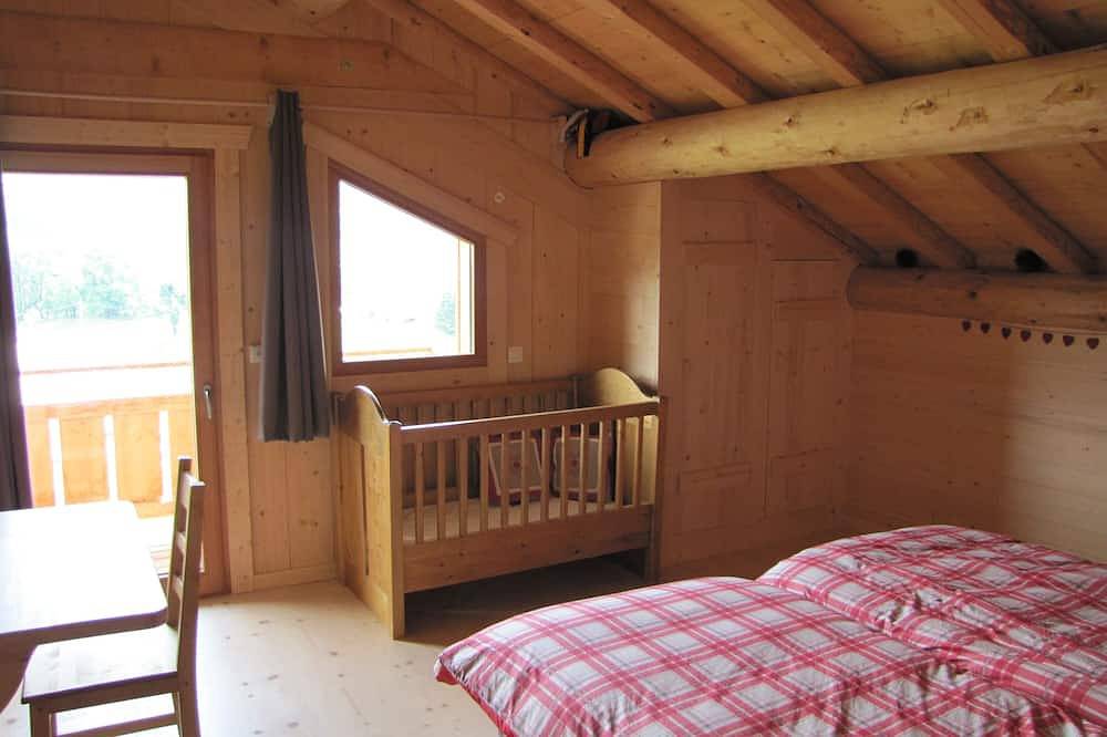 Les Eterlous\" character chalet, breathtaking view of the valley. in Foncine-le-Haut, Parc naturel régional du Haut-Jura