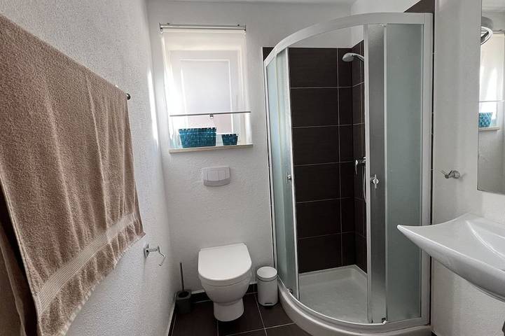 Ganze Wohnung, Romantische Ferienwohnung mit großem Pool und wunderschönem Garten in Bale, Rovinj und Umgebung