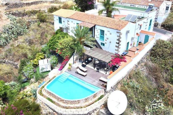 Chalet para 20 personas, con piscina además de jardín y vistas, Se admiten mascotas - 1