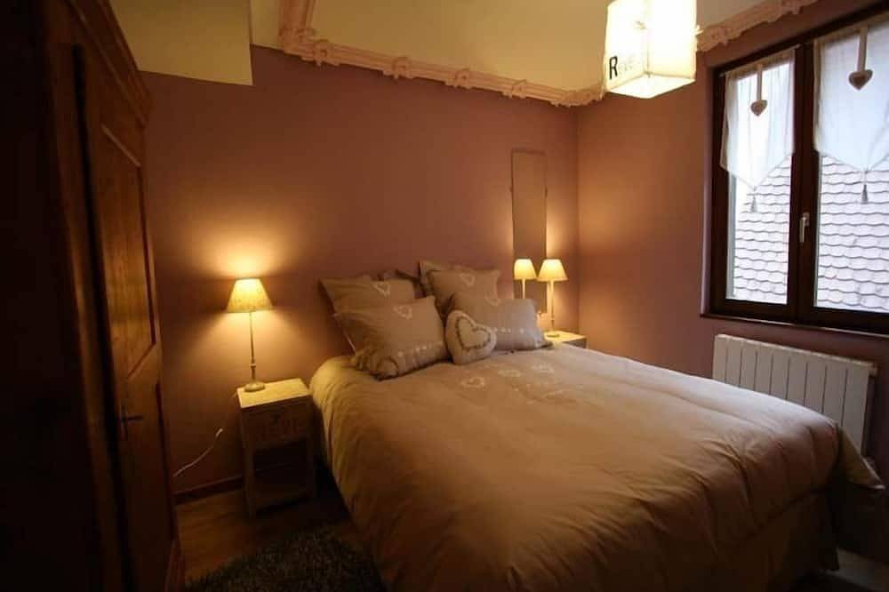 Entire apartment, The Authentics - Stories-The House of Amelie ****, Riquewihr - Luxury Apartment 4 in Riquewihr, Parc naturel régional des Ballons des Vosges