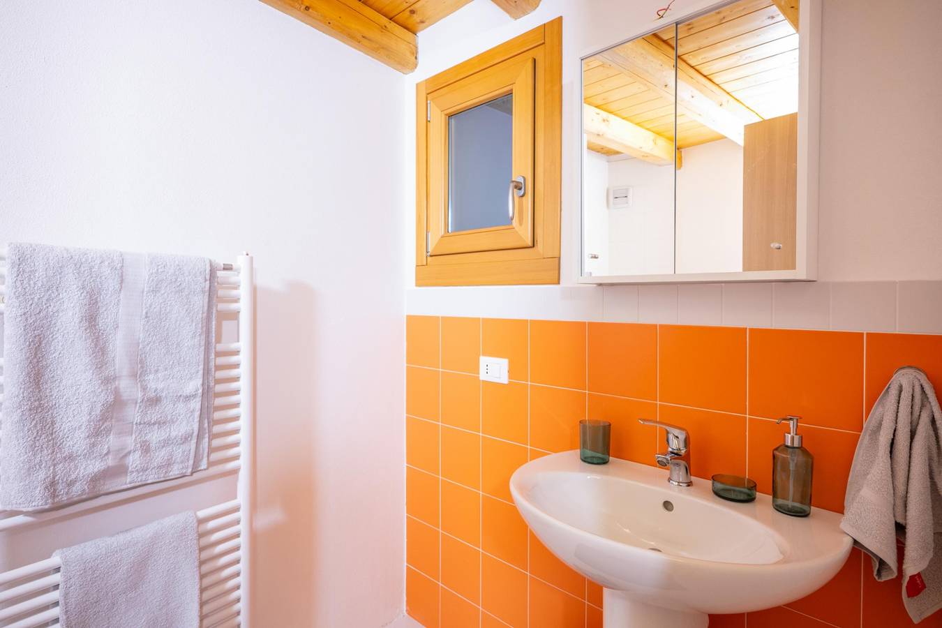 Ganze Wohnung, Alba Rupestre, Ceto Ospitar in Ceto, Adamello-Presanella-Alpen