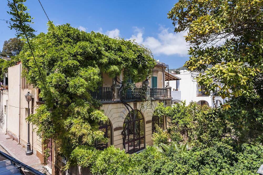 Villa di Charme Vicino al Centro in Lipari