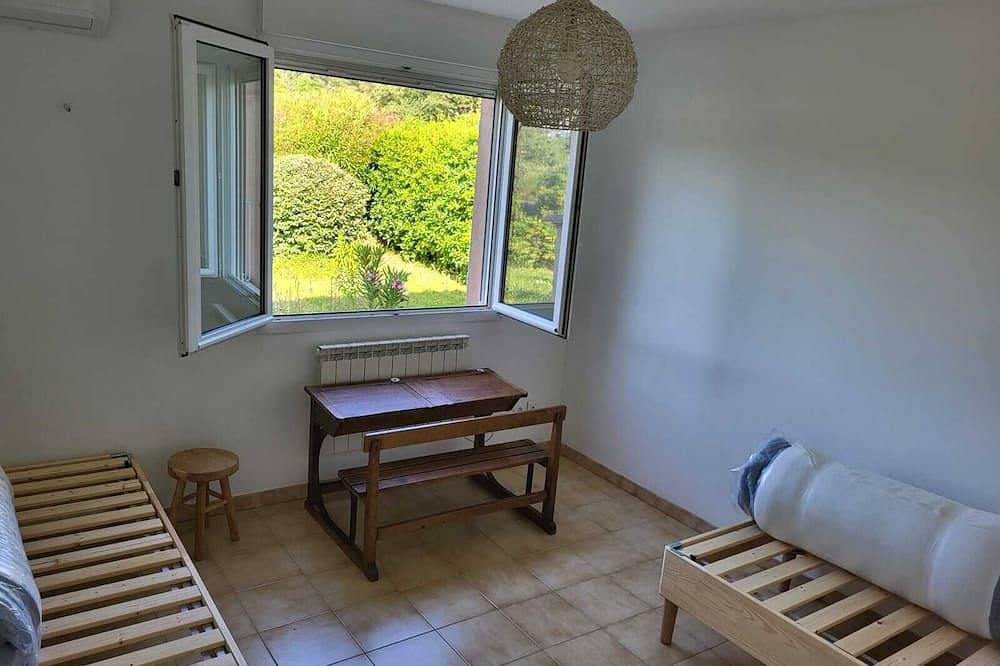 Grande villa vue mer avec piscine Le Pradet près des plages et randonnées in Le Pradet, Côte méditerranéenne (France)