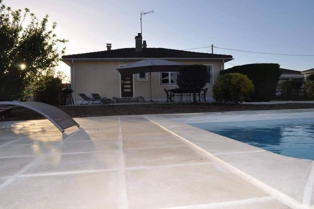 Casa con agradables comodidades, jardín y piscina climatizada entièremen privativo in Saujon, Côte de Beauté