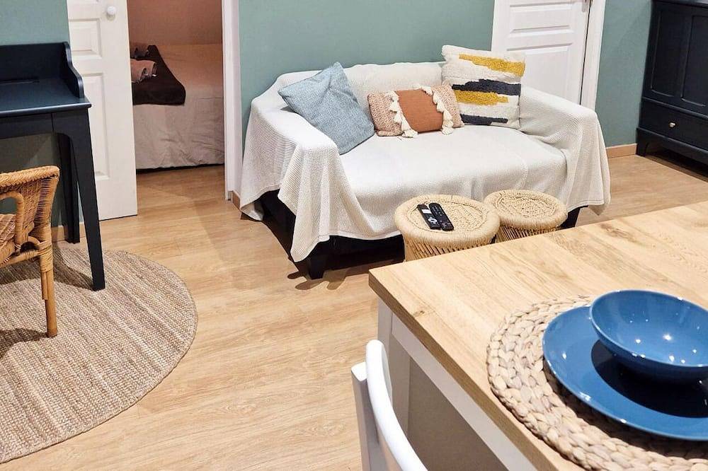 Entire apartment, Heart of Sens: Central Oasis 1Br /Near Station in Sens, Yonne