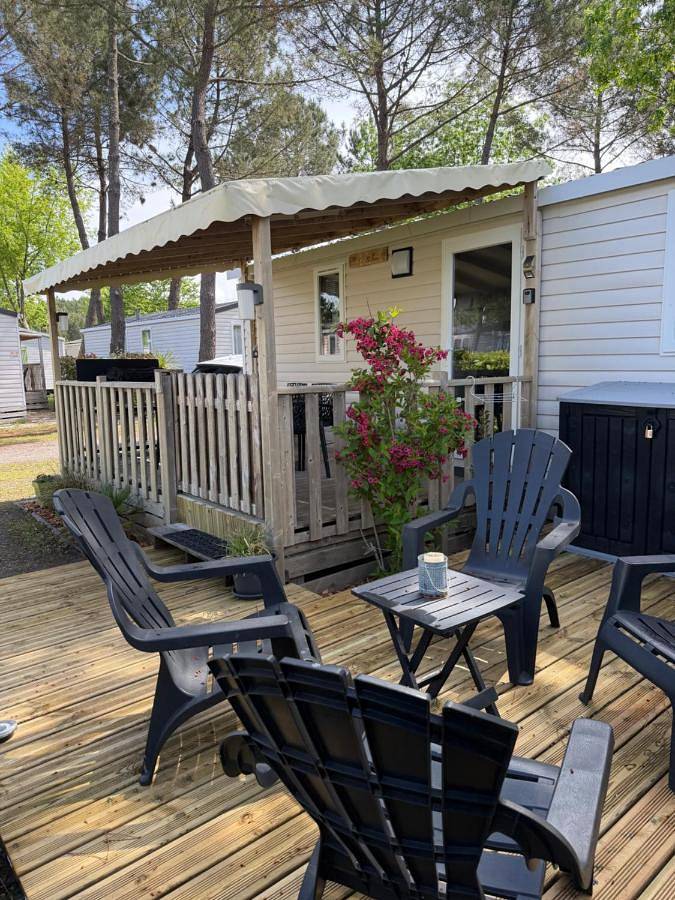 Camping für 6 Personen, mit Whirlpool und Terrasse sowie Garten und Kinderpool in Lit-et-Mixe