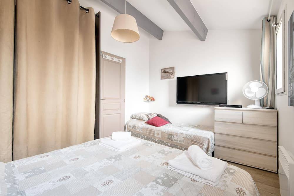 Entire apartment, Appartment Pertuis . in Saint-Martin-de-Ré, Ile de Re