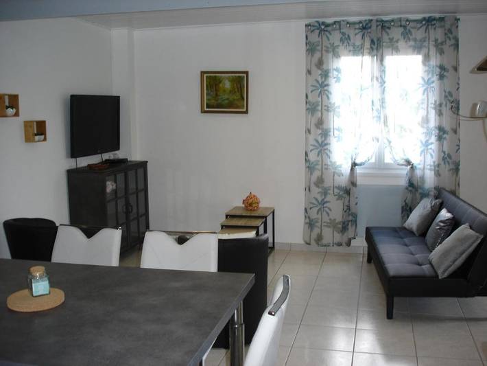 Location de vacances pour 4 personnes, avec terrasse ainsi que vue et jardin, adapté aux familles à Grosbreuil - 2