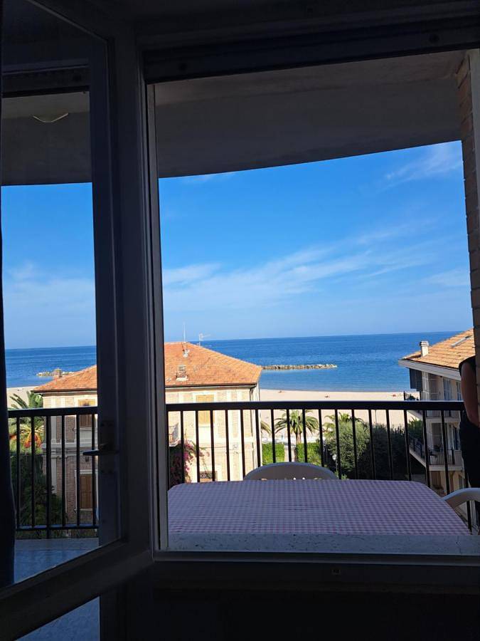 Ferienwohnung für 6 Personen, mit Balkon und Terrasse sowie Ausblick in San Benedetto del Tronto - 2
