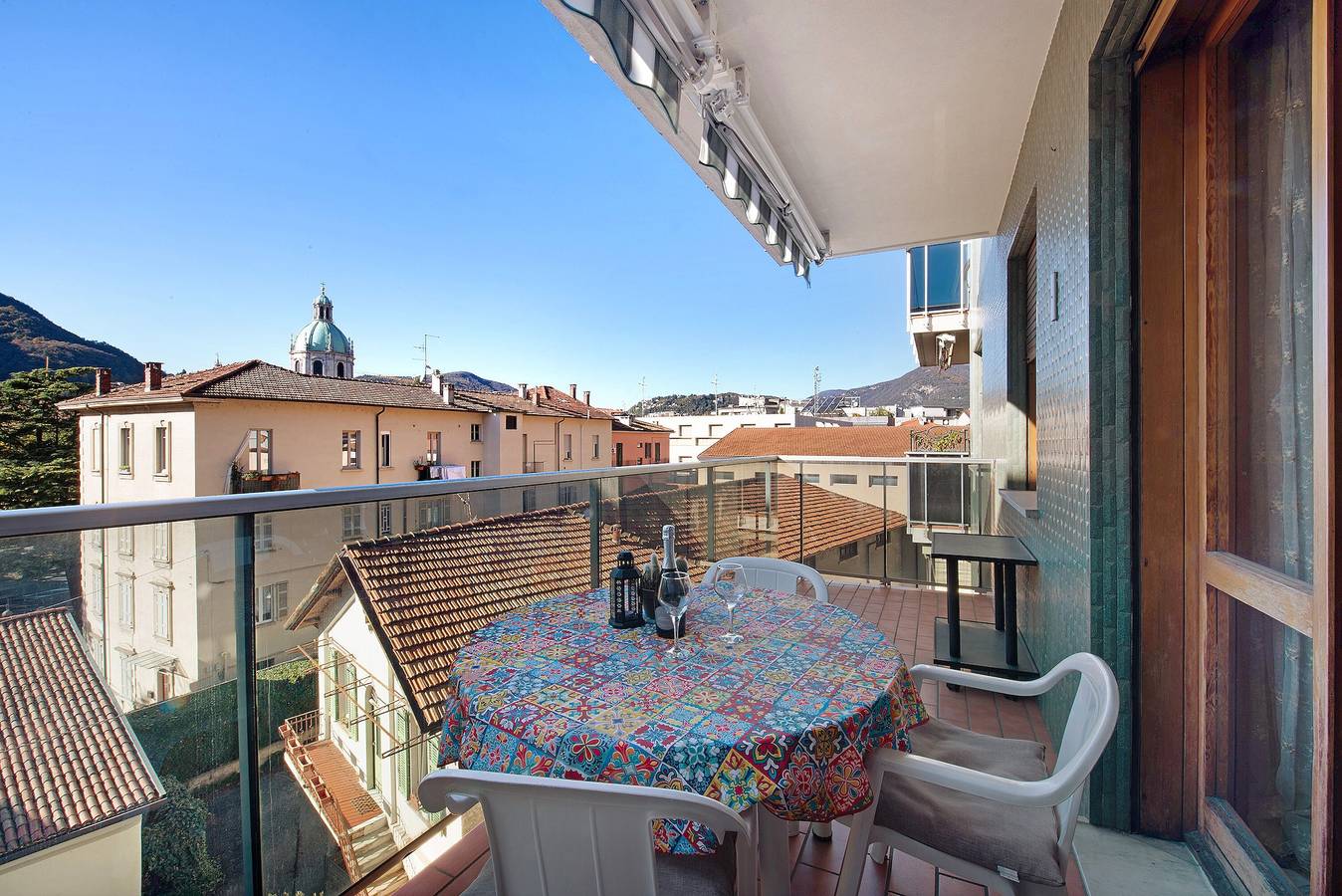 Ferienhaus "House of Roses" mit privater Terrasse und Wlan in Como, Comer See