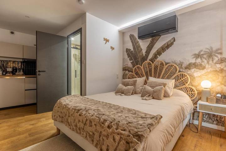 Gîte pour 2 personnes, avec Jacuzzi et Terrasse ainsi que Jardin et Vue dans Zoo d'Amnéville
