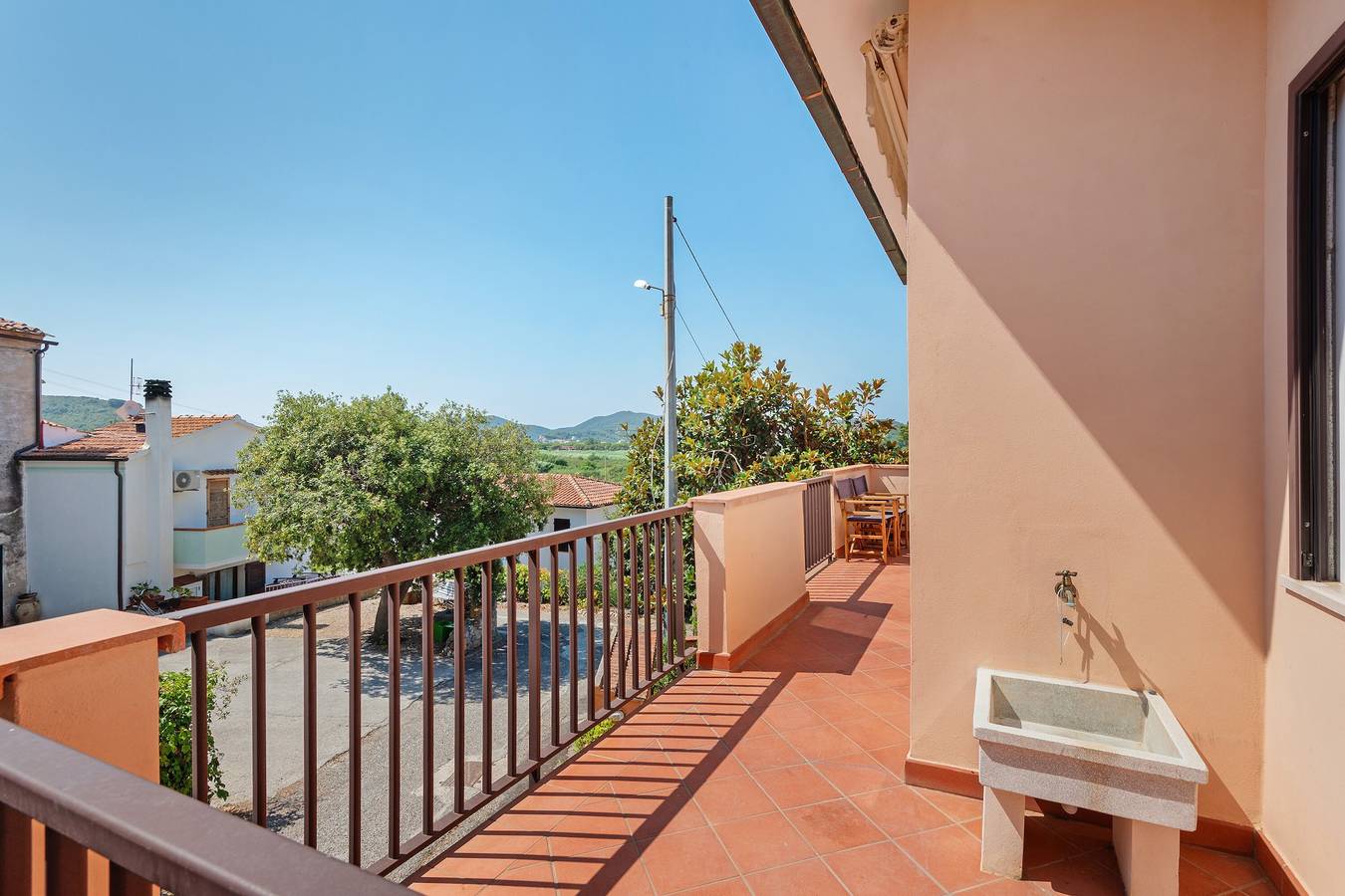 Ganze Wohnung, Ferienwohnung 'Casa Vacanza Condominio La Magnolia' mit Bergblick, Balkon & Klimaanlage in Campo nell'Elba, Toskanischer Archipel
