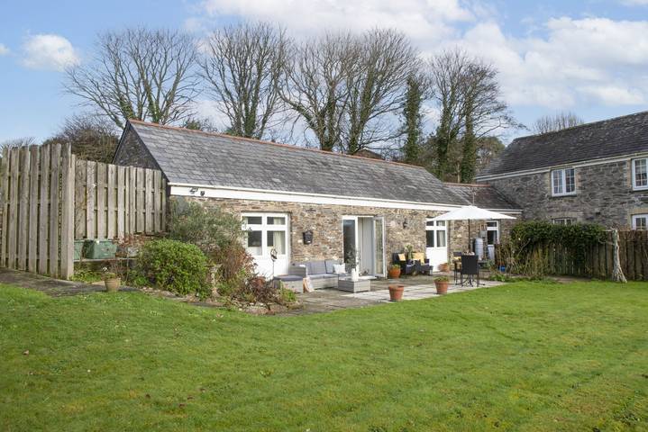 Bungalow for 4 people, with garden, with pets in Cornwall