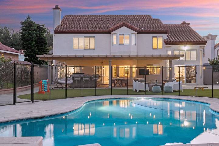 Vacation house for 14 people, with balcony, kid friendly in Southern California