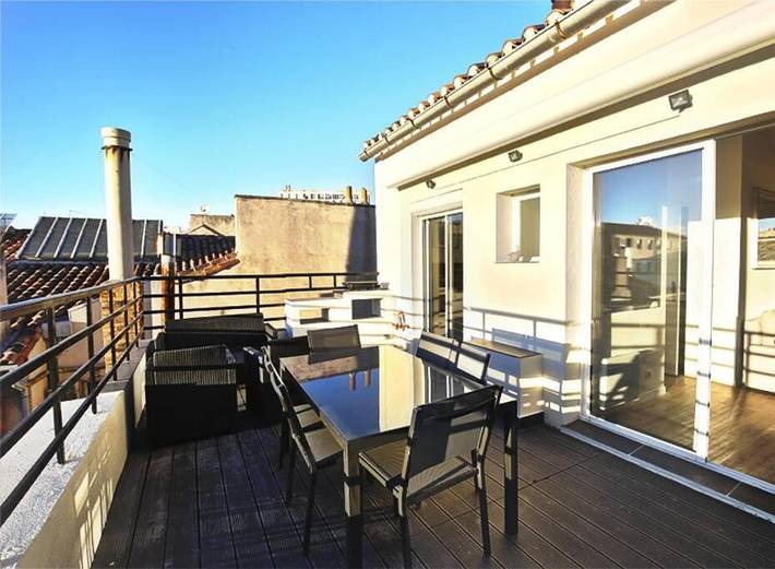 Gîte pour 4 personnes, avec vue et terrasse dans Office De Tourisme Et Des Congres De Marseille - 2