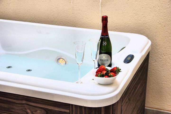 Casa vacanza per 2 persone, con terrazza e idromassaggio, adatto a famiglie con bambini a San Vito Lo Capo