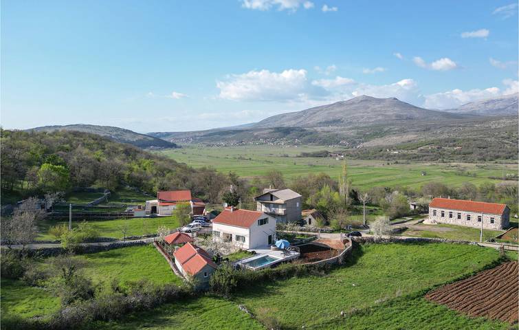 Ferienhaus für 8 Personen, mit Terrasse und Garten, mit Haustier