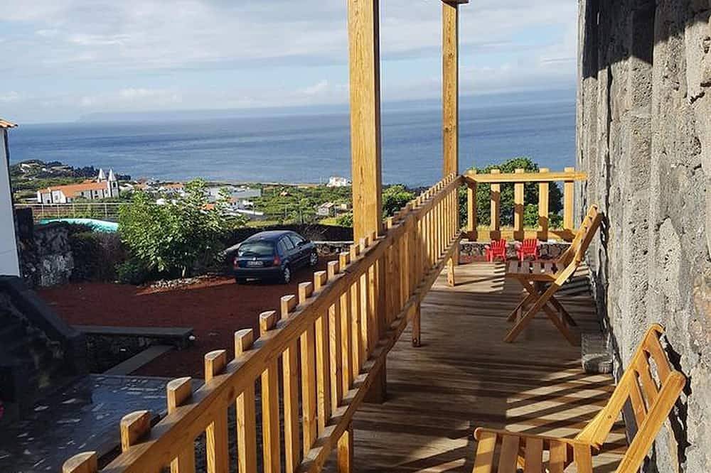 Astonishing Double Room in Sao Roque do Pico in São Roque do Pico, Ilha do Pico