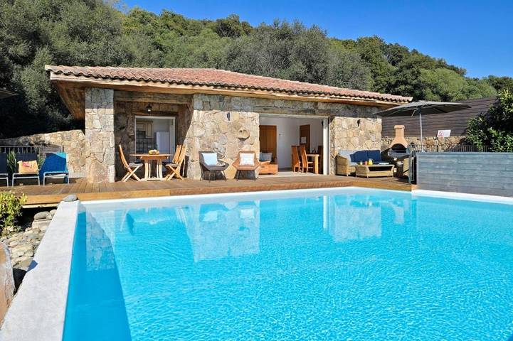 Villa pour 4 personnes, avec Terrasse et Jardin ainsi que Piscine et Vue à Olmeto
