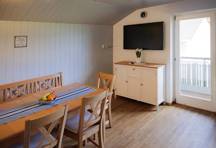 Ferienwohnung für 7 Personen, mit Balkon und Garten sowie Ausblick in Lingenau - 3