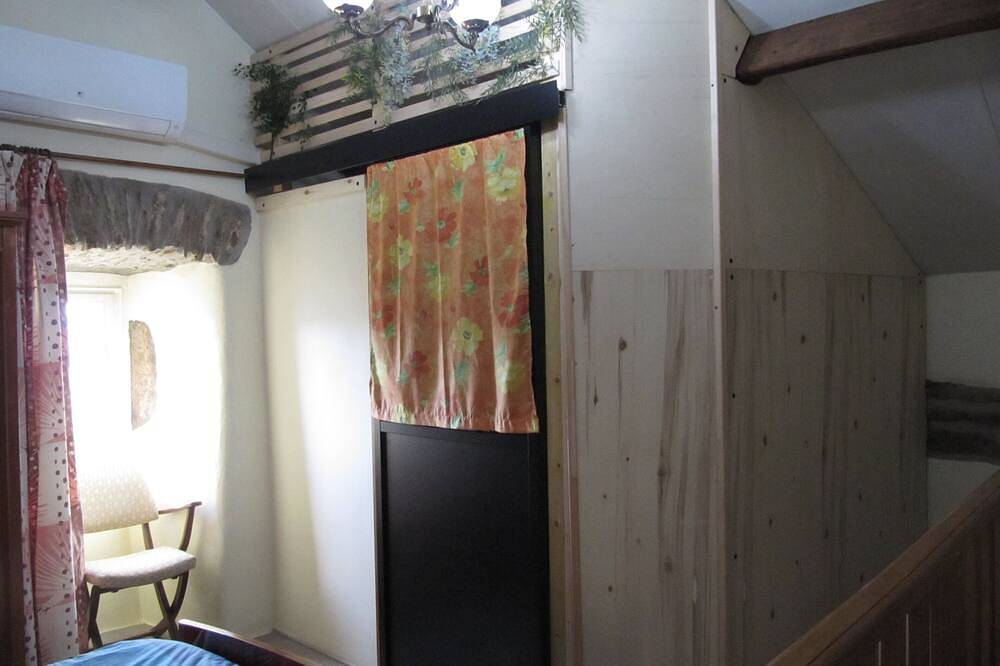 Gîte de charme pour 2 personnes avec grande terrasse et clim – Proche Les Vans in Malarce-sur-la-Thines, Parc naturel régional des Monts d'Ardèche