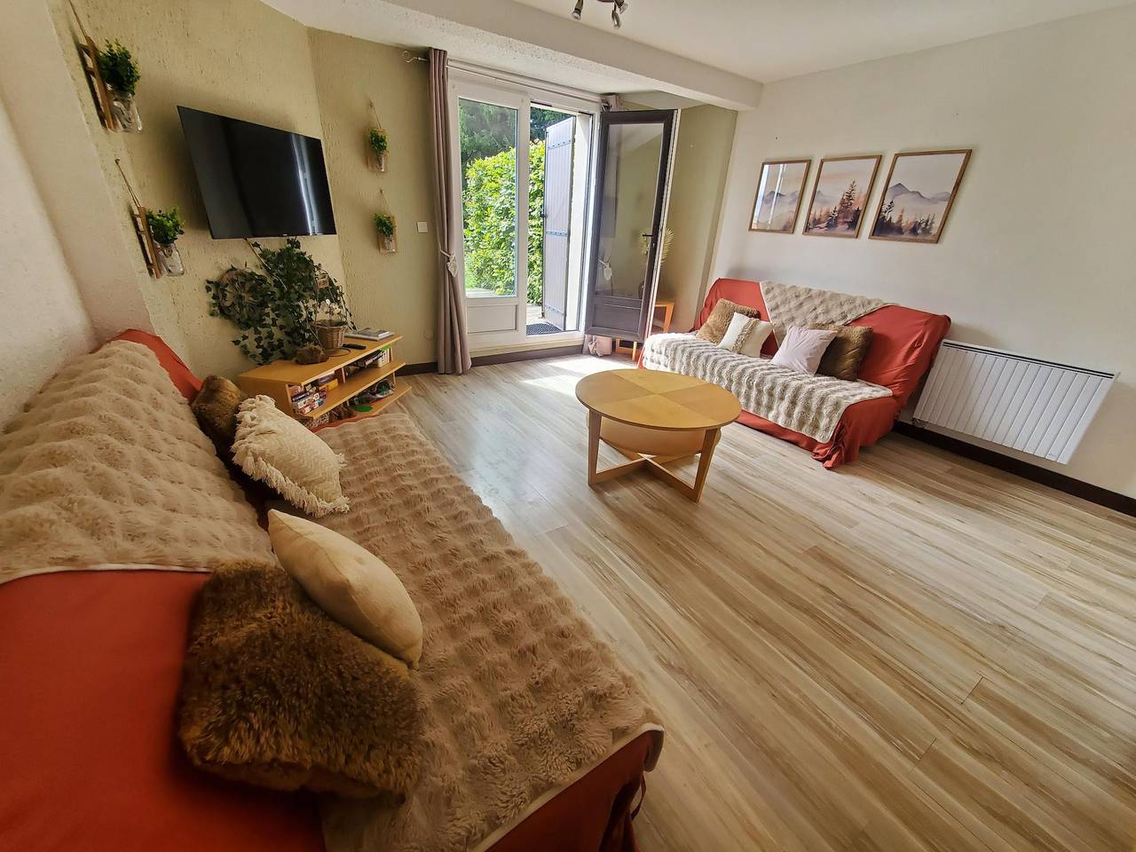 Appartement entier, Appartement de vacances pour 8 personnes avec terrasse in Lac Pavin, Besse-et-Saint-Anastaise