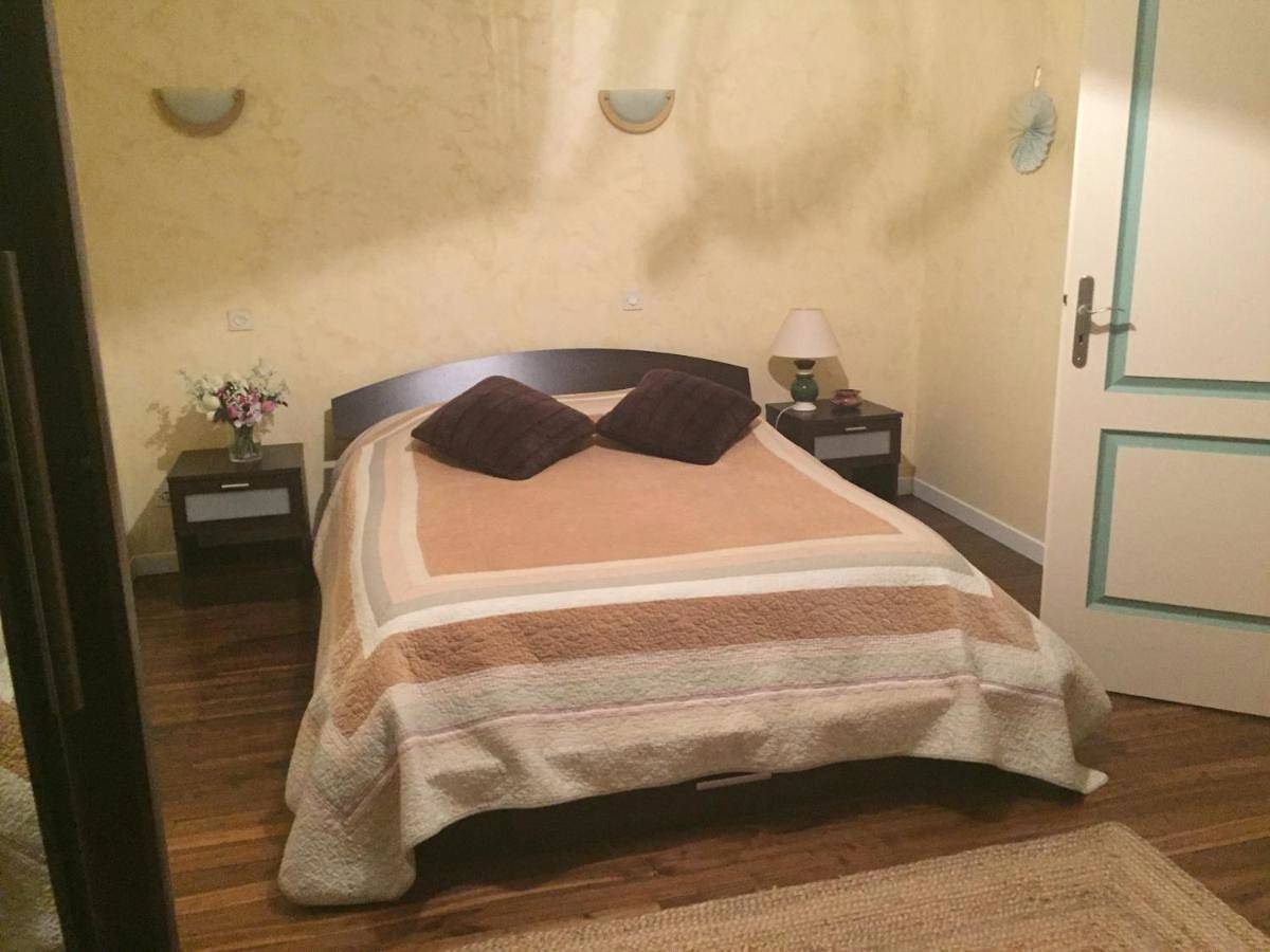 Appartement de vacances entier, Chambre chez l'habitant dans Jolie maison de campagne in Valence-en-Poitou, Vienne (France)