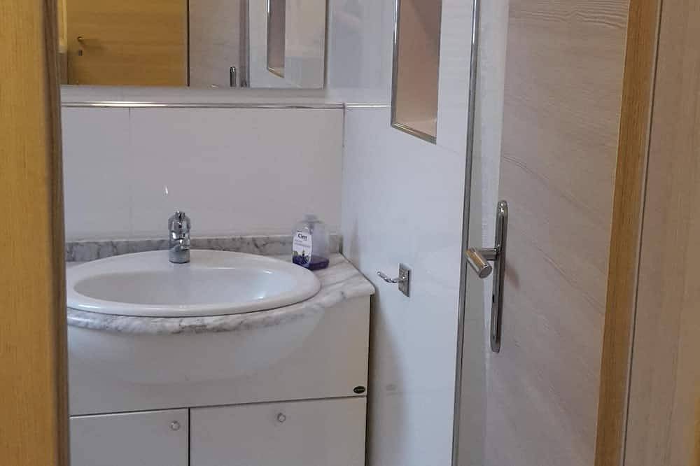 Ganze Wohnung, An der Kieler Förde in Kieler Förde, Kiel