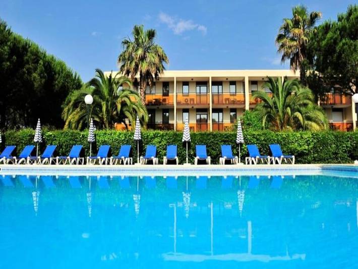 Appartement de vacances pour 4 personnes, avec piscine et terrasse, animaux acceptés à Mandelieu-la-Napoule