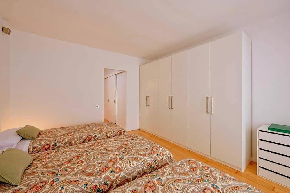 Casa de Pueblo junto Barcelona Centro in Urbanizacion Montcabrer, Vilasar de Dalt