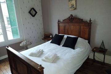 Location de vacances pour 14 personnes, avec piscine et jardin, animaux acceptés à Crépy-en-Valois