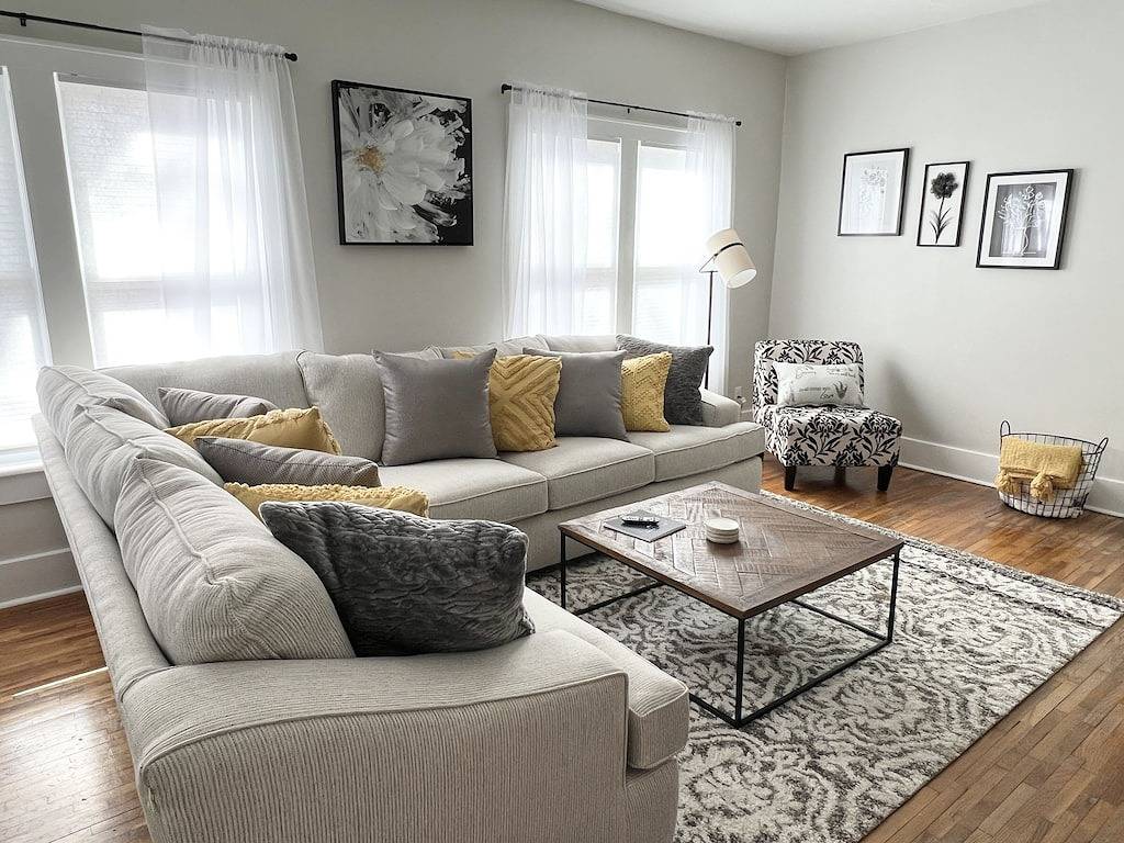 Near St. Joseph Hospital - Large Fenced Lot W/ W&D in Wichita, Kansas