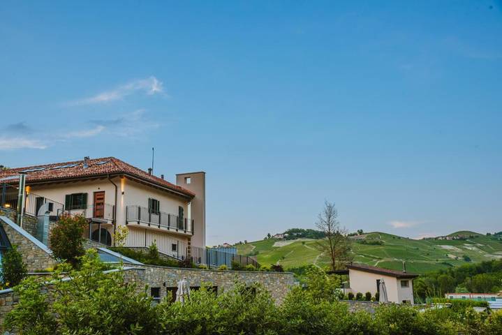 Location de vacances pour 2 personnes, avec piscine et jardin ainsi que sauna et jacuzzi à Serralunga d'Alba - 3
