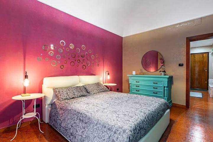 Appartamento intero, GuestHost - I Colori di Lalla - 300 m far from Castello Ursino in Catania, Catania e dintorni